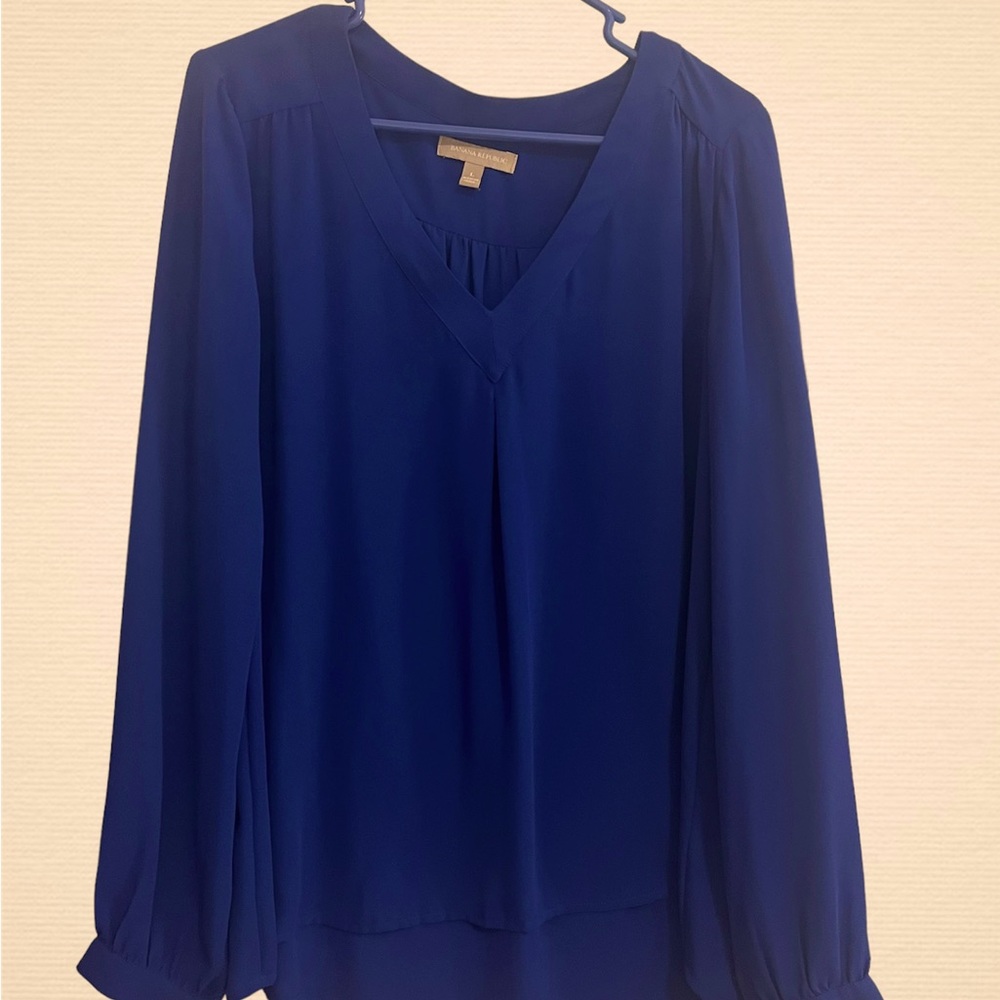 Banana Republic Deep Blue V-Neck Blouse Women’s L